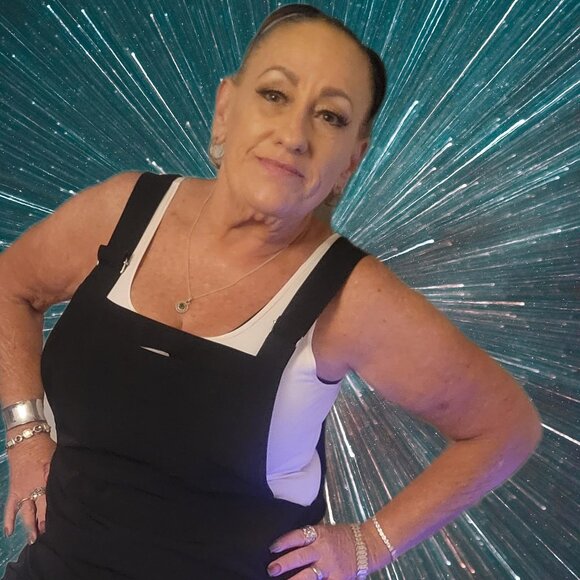 Meet your Posher, Dena - Picture 1 of 2